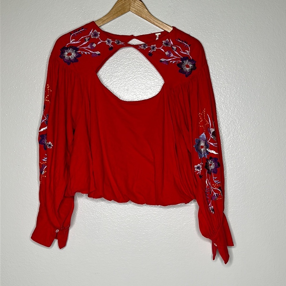 Free People‎ Lita Floral Embroidered Bell Sleeve Blouse sz XS Red